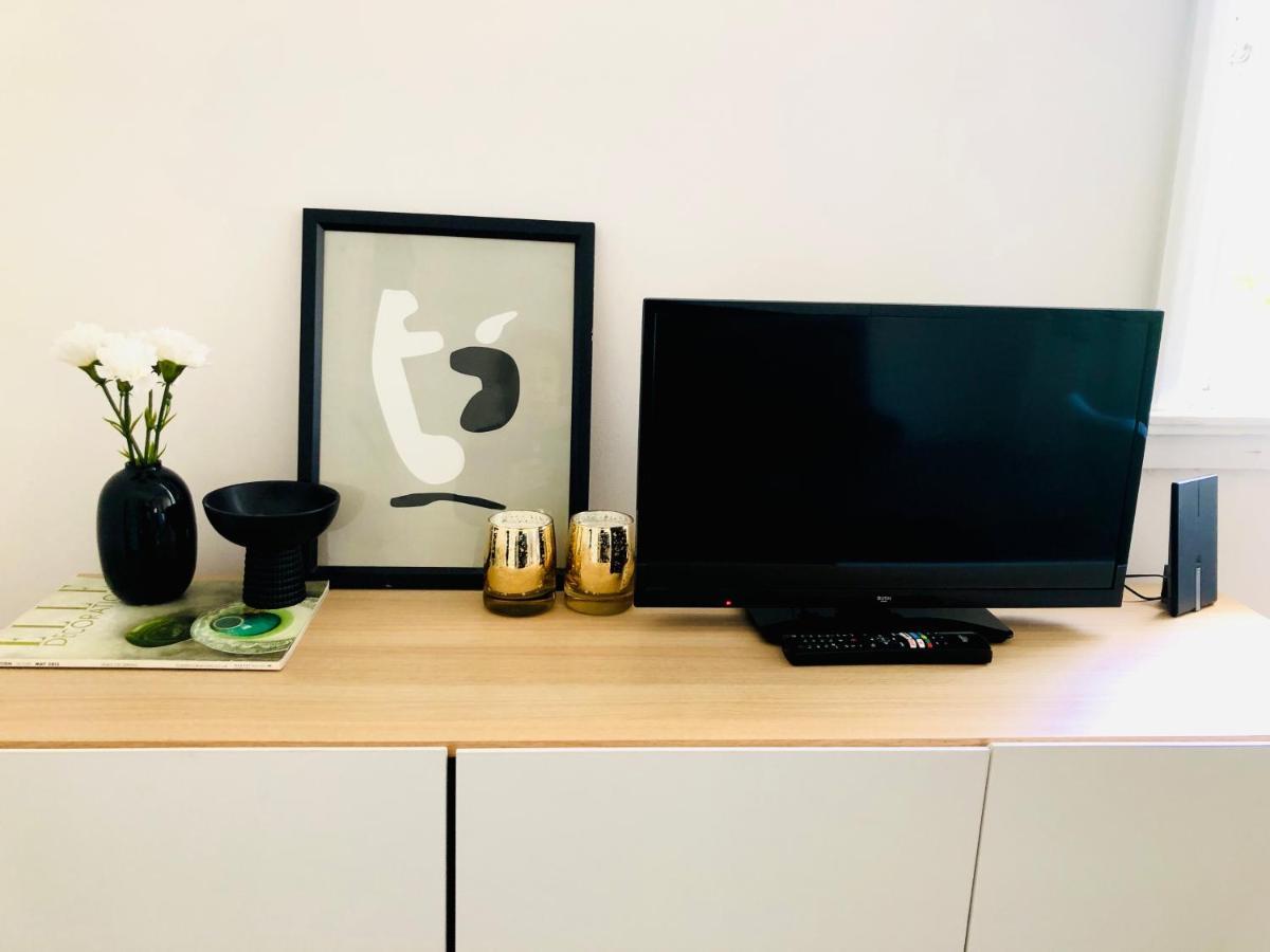 Bright Chiswick Apartment - Great Location Лондон Екстериор снимка
